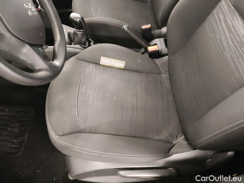  Peugeot  208  Affaire Premium Pack 1.2 80CV BVM5 E6dT #27