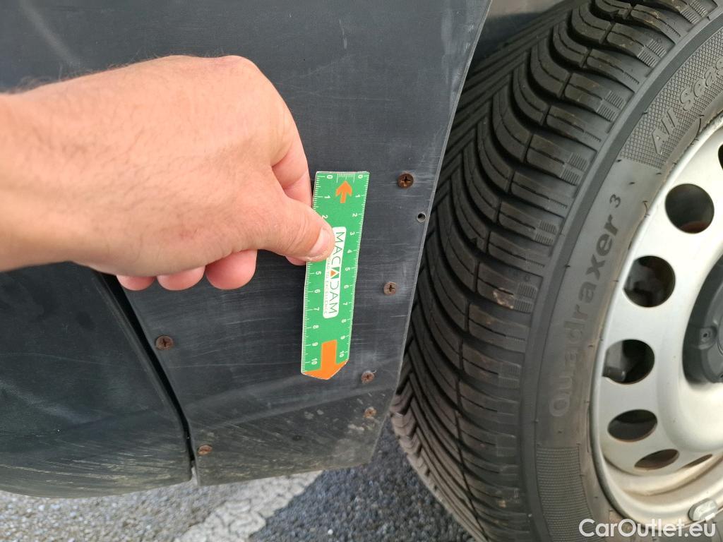  Citroen  Berlingo CITROEN  / 2018 / 4P / Fourgonnette M 1000kg PureTech 110 S&S BVM6 Driver #17