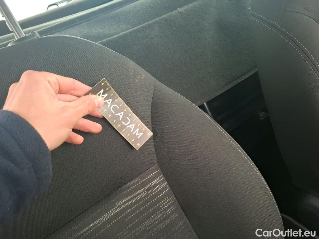  Peugeot  208 PEUGEOT  Affaire VU 5p Berline BlueHDi 75 PREMIUM PACK #37