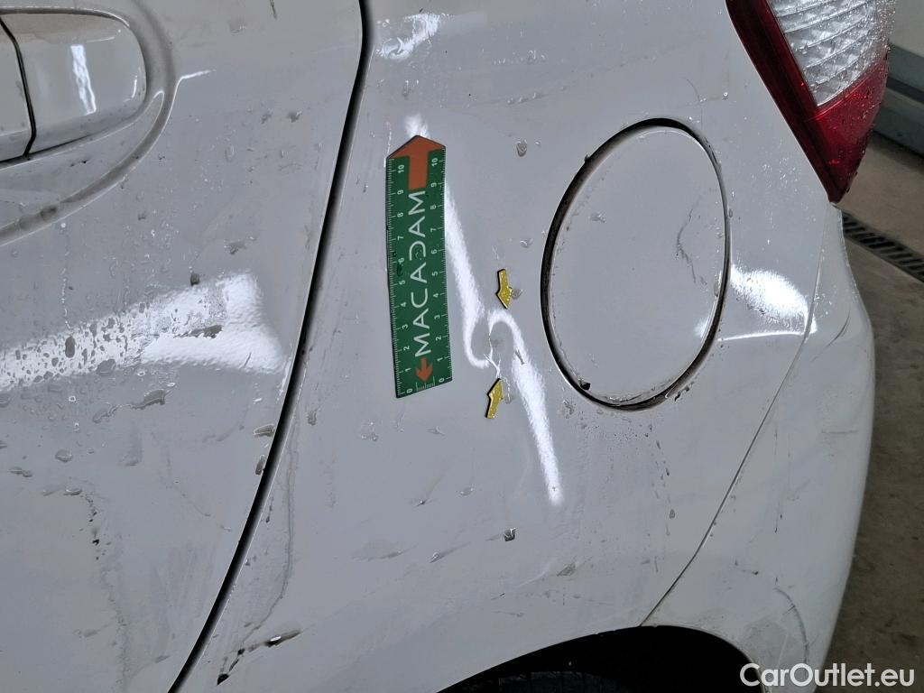  Toyota  Yaris  Hybride Affaires / 2017 / 5P / Berline 1.5 VVT-I HYBRID AUTO France Business #23