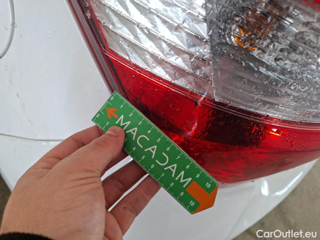  Toyota  Yaris  Hybride Affaires / 2017 / 5P / Berline 1.5 VVT-I HYBRID AUTO France Business #10