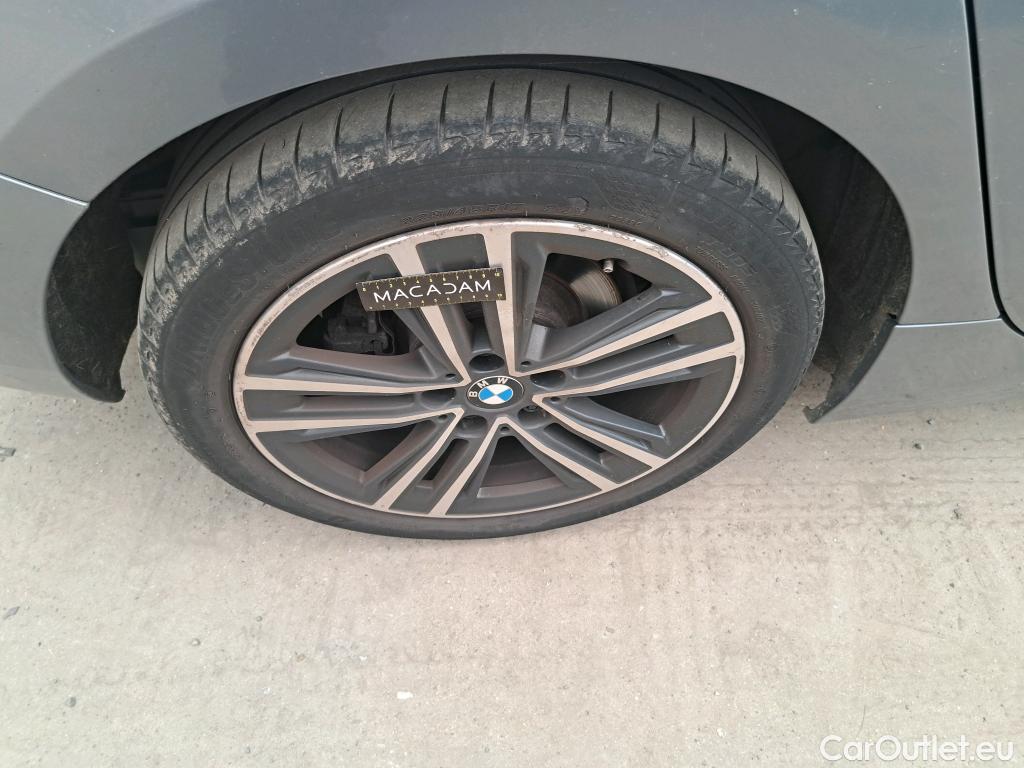  Bmw  Serie 1 BMW Série 1 / 2019 / 5P / Berline 116d DKG7 Business Design #1