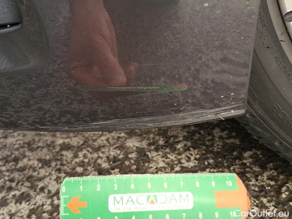  Bmw  Serie 3 BMW Série 3 Berline / 2018 / 4P / Berline 330e 292ch Business Design BVA8 Hybride #9