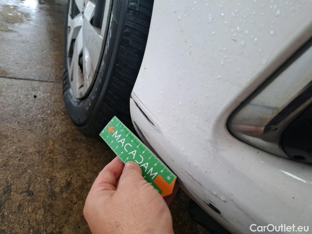  Toyota  Yaris  Hybride Affaires / 2017 / 5P / Berline 1.5 VVT-I HYBRID AUTO France Business #4