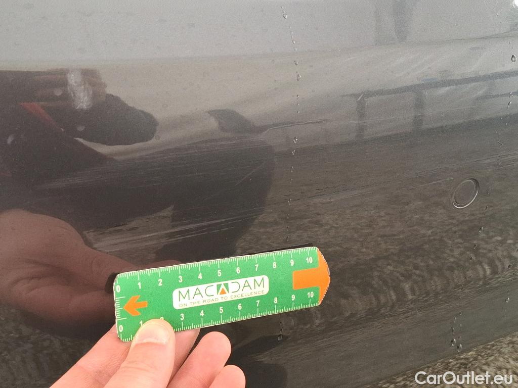  Bmw  Serie 3 BMW Série 3 Berline / 2018 / 4P / Berline 330e 292ch Business Design BVA8 Hybride #11