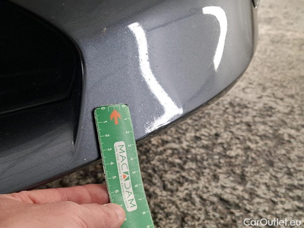  Bmw  Serie 3 BMW Série 3 Berline / 2018 / 4P / Berline 330e 292ch Business Design BVA8 Hybride #8