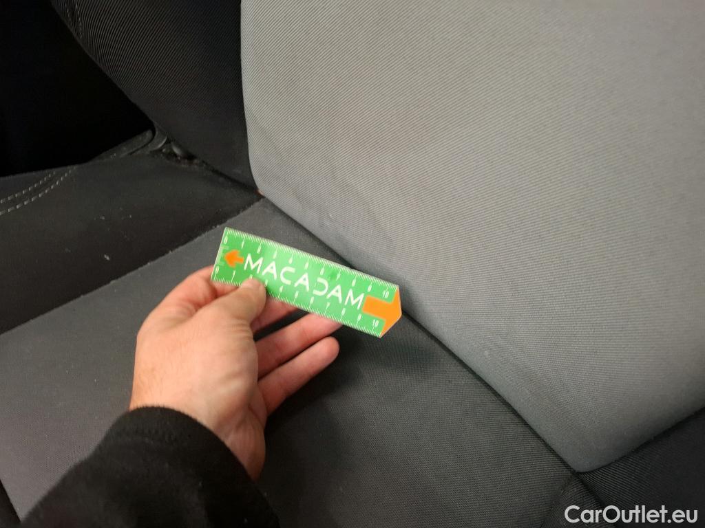  Toyota  Yaris  Hybride Affaires / 2017 / 5P / Berline 1.5 VVT-I HYBRID AUTO France Business #34