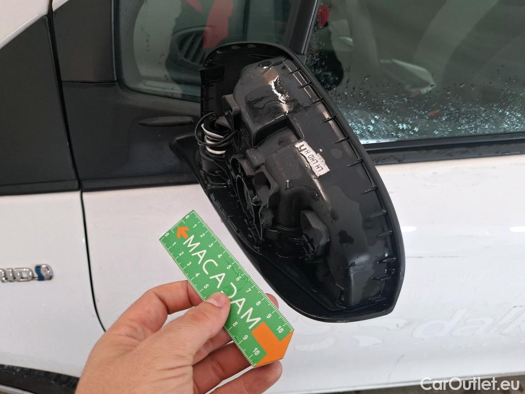  Toyota  Yaris  Hybride Affaires / 2017 / 5P / Berline 1.5 VVT-I HYBRID AUTO France Business #27