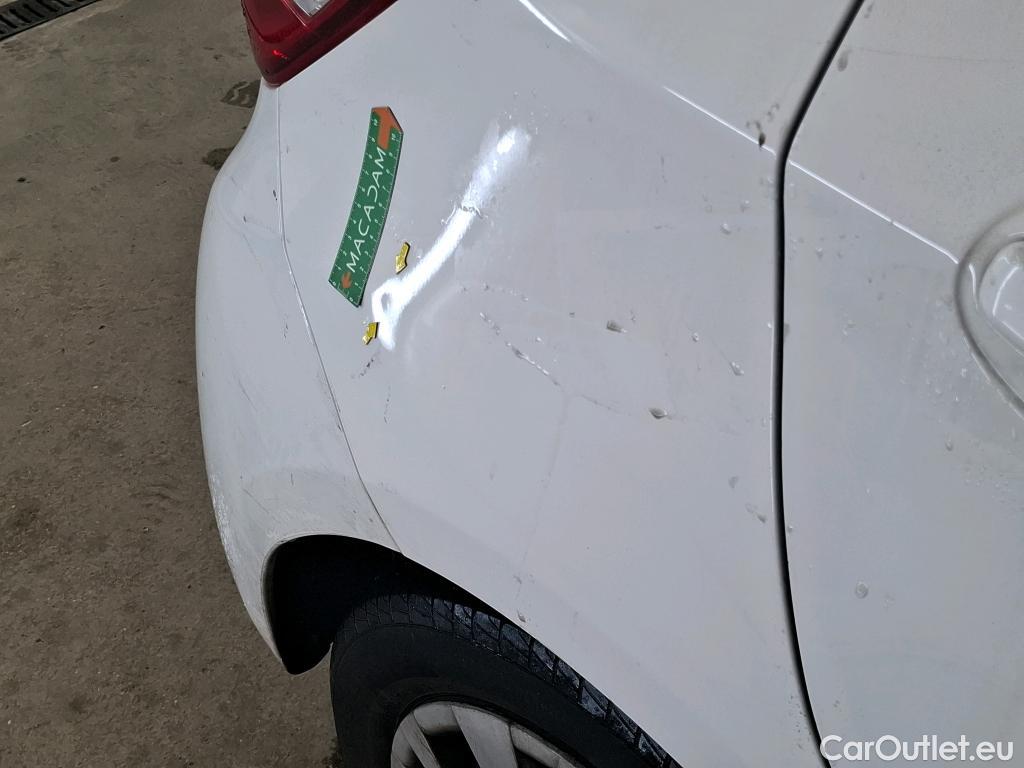  Toyota  Yaris  Hybride Affaires / 2017 / 5P / Berline 1.5 VVT-I HYBRID AUTO France Business #25