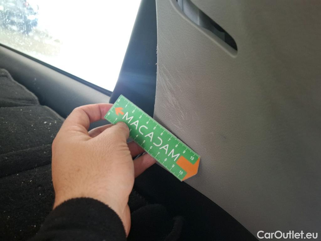  Toyota  Yaris  Hybride Affaires / 2017 / 5P / Berline 1.5 VVT-I HYBRID AUTO France Business #19