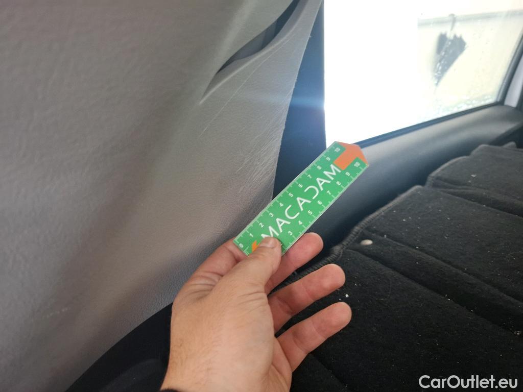  Toyota  Yaris  Hybride Affaires / 2017 / 5P / Berline 1.5 VVT-I HYBRID AUTO France Business #21