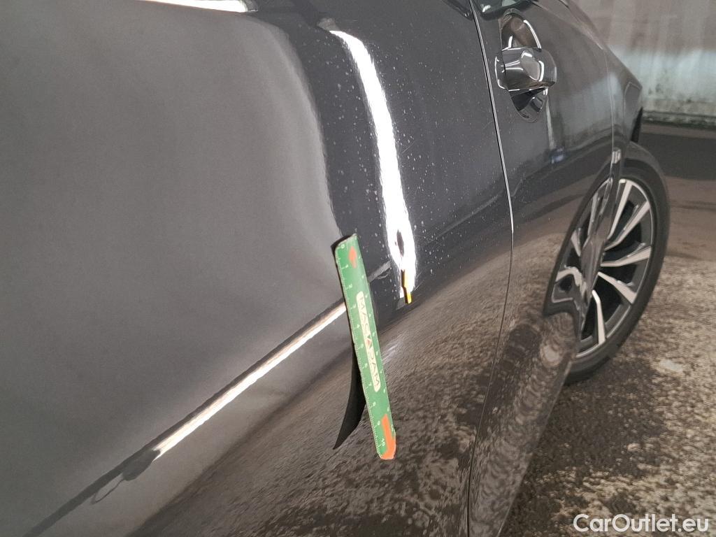  Bmw  Serie 3 BMW Série 3 Berline / 2018 / 4P / Berline 330e 292ch Business Design BVA8 Hybride #26