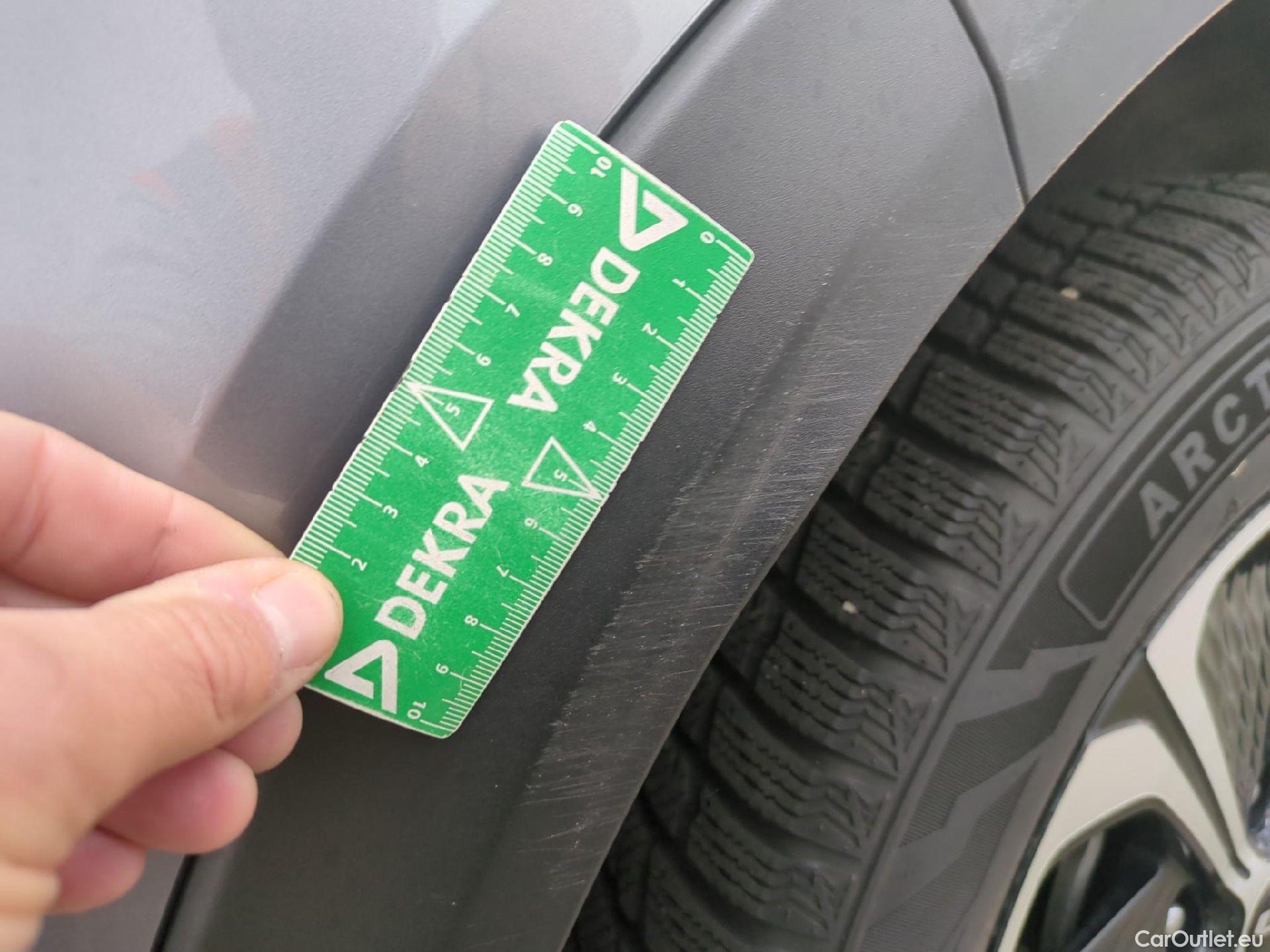  KIA  XCeed KIA  / 2019 / 5P / Crossover 1.6 GDI ISG ISG PHEV ACTIVE BUS DCT6 #54