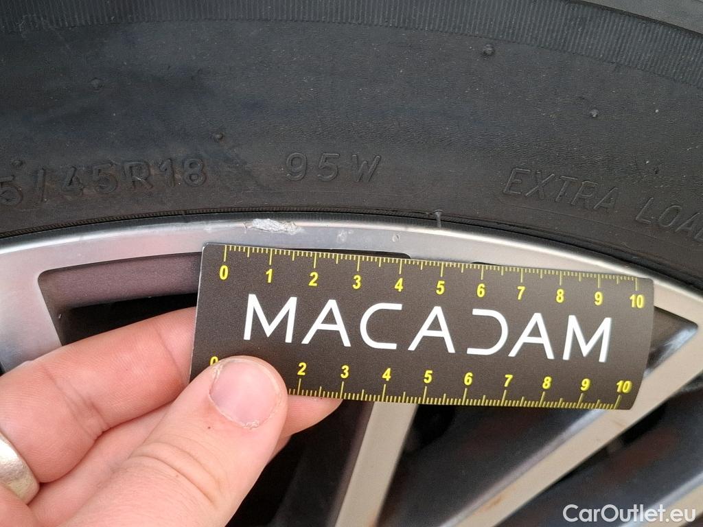  Mercedes  CLA-Klasse MERCEDES-BENZ CLA Coupe / 2019 / 4P / Coupé CLA 200 d Business Line BA8 #2