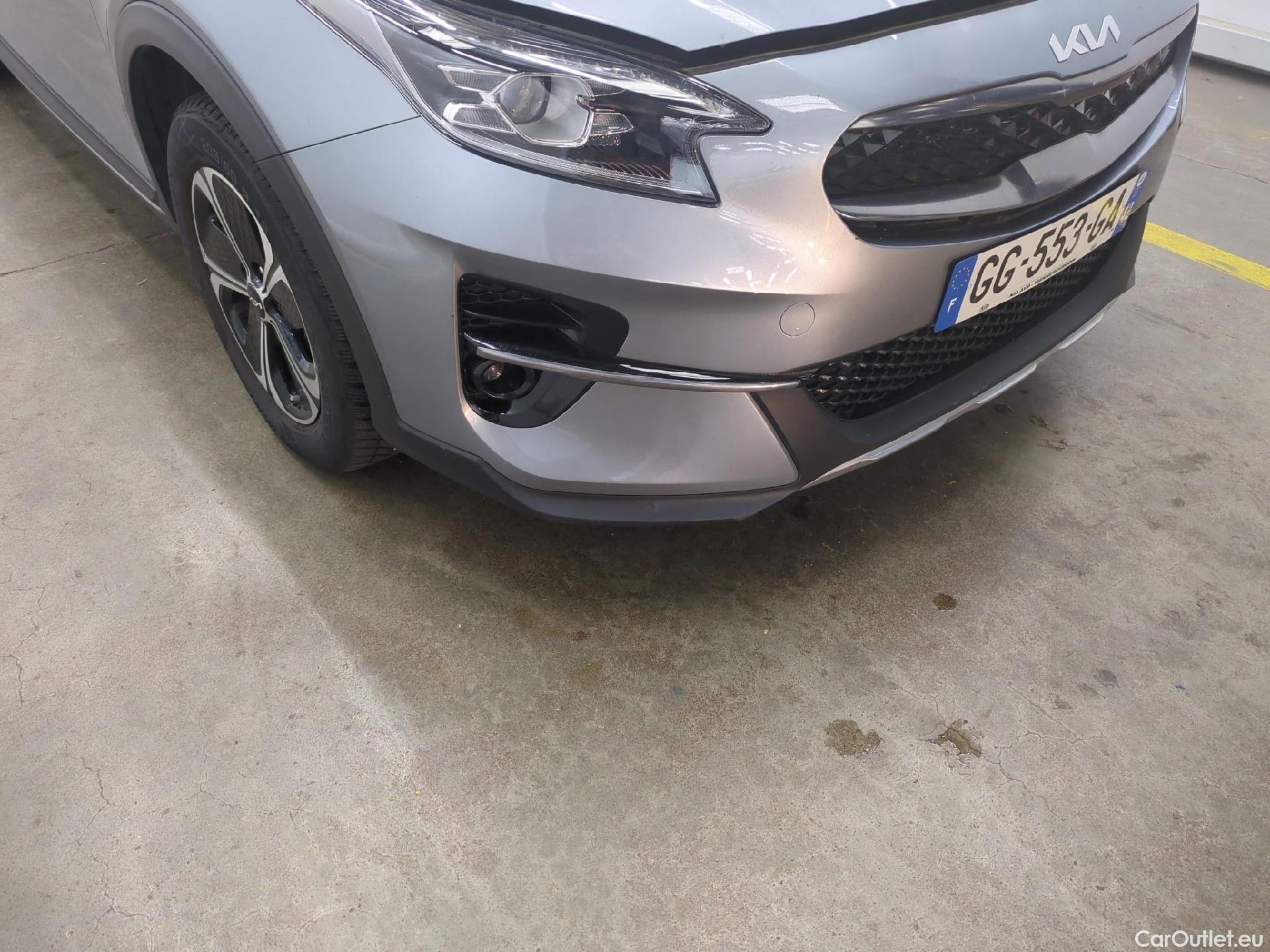  KIA  XCeed KIA  / 2019 / 5P / Crossover 1.6 GDI ISG ISG PHEV ACTIVE BUS DCT6 #16