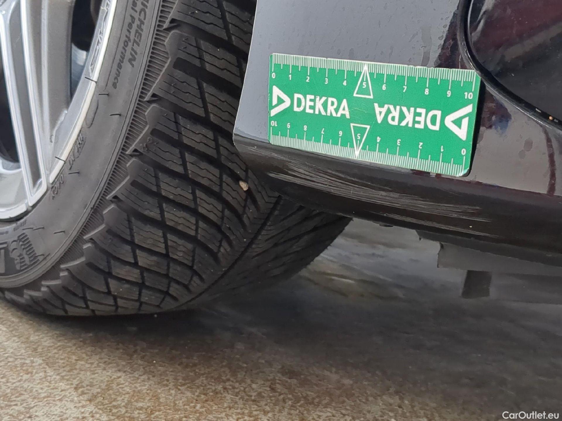  Mercedes  A-Klasse MERCEDES-BENZ Classe A Compact / 2022 / 5P / Berline A 200 AMG Line 7G-DCT #9