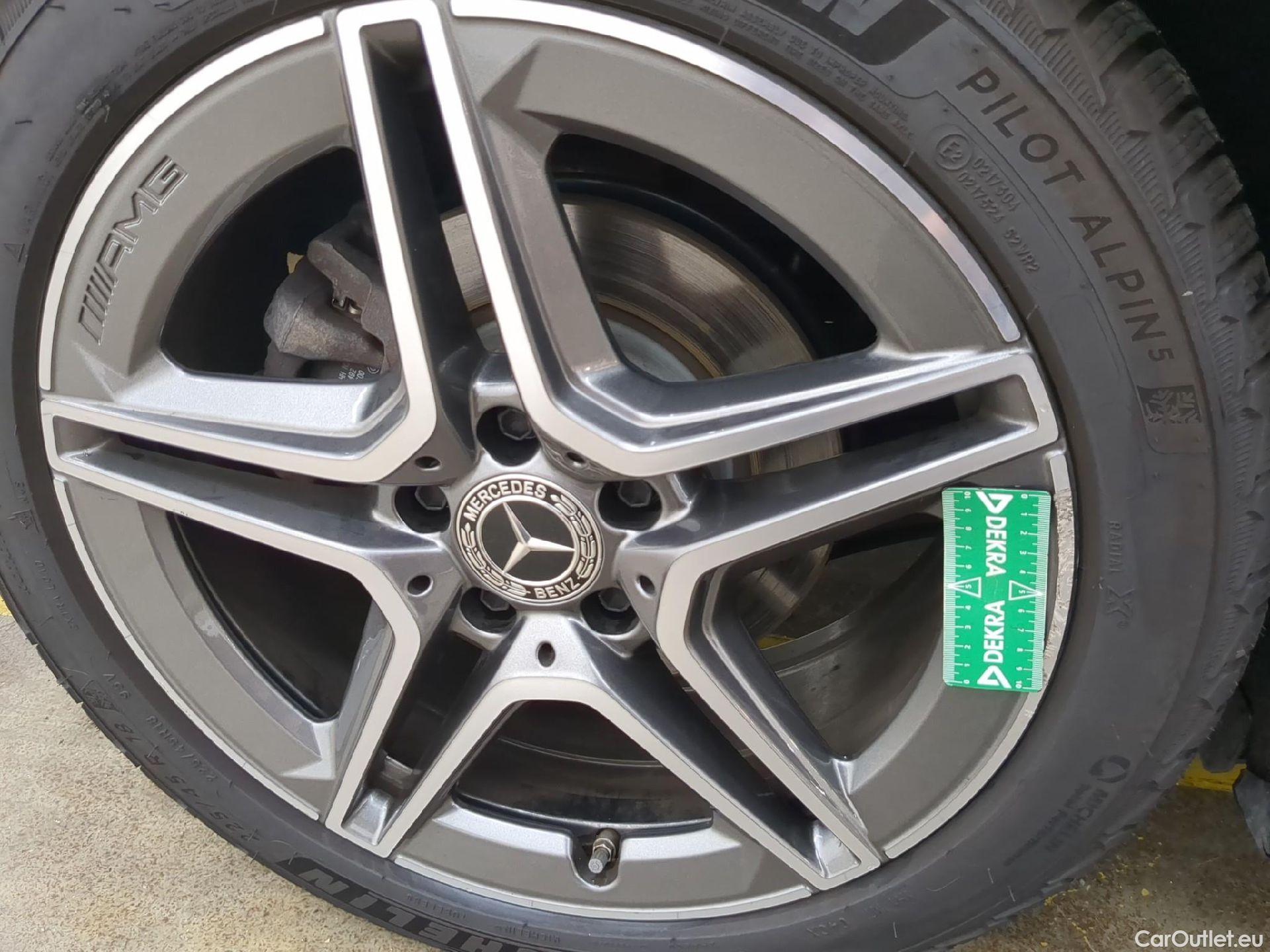  Mercedes  A-Klasse MERCEDES-BENZ Classe A Compact / 2022 / 5P / Berline A 200 AMG Line 7G-DCT #6