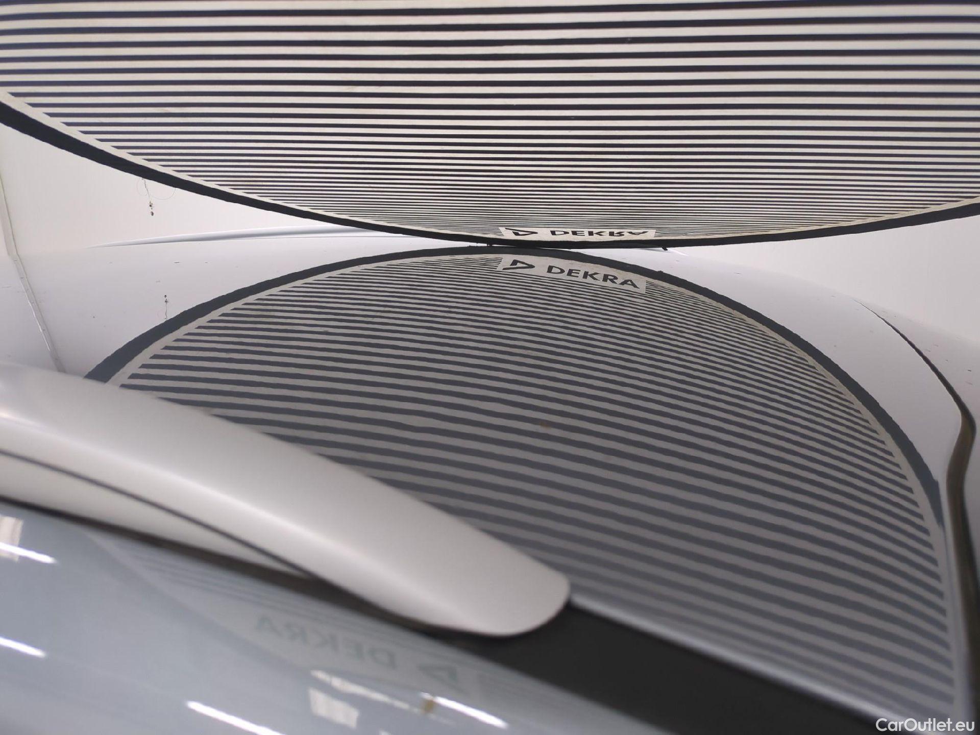  KIA  XCeed KIA  / 2019 / 5P / Crossover 1.6 GDI ISG ISG PHEV ACTIVE BUS DCT6 #32