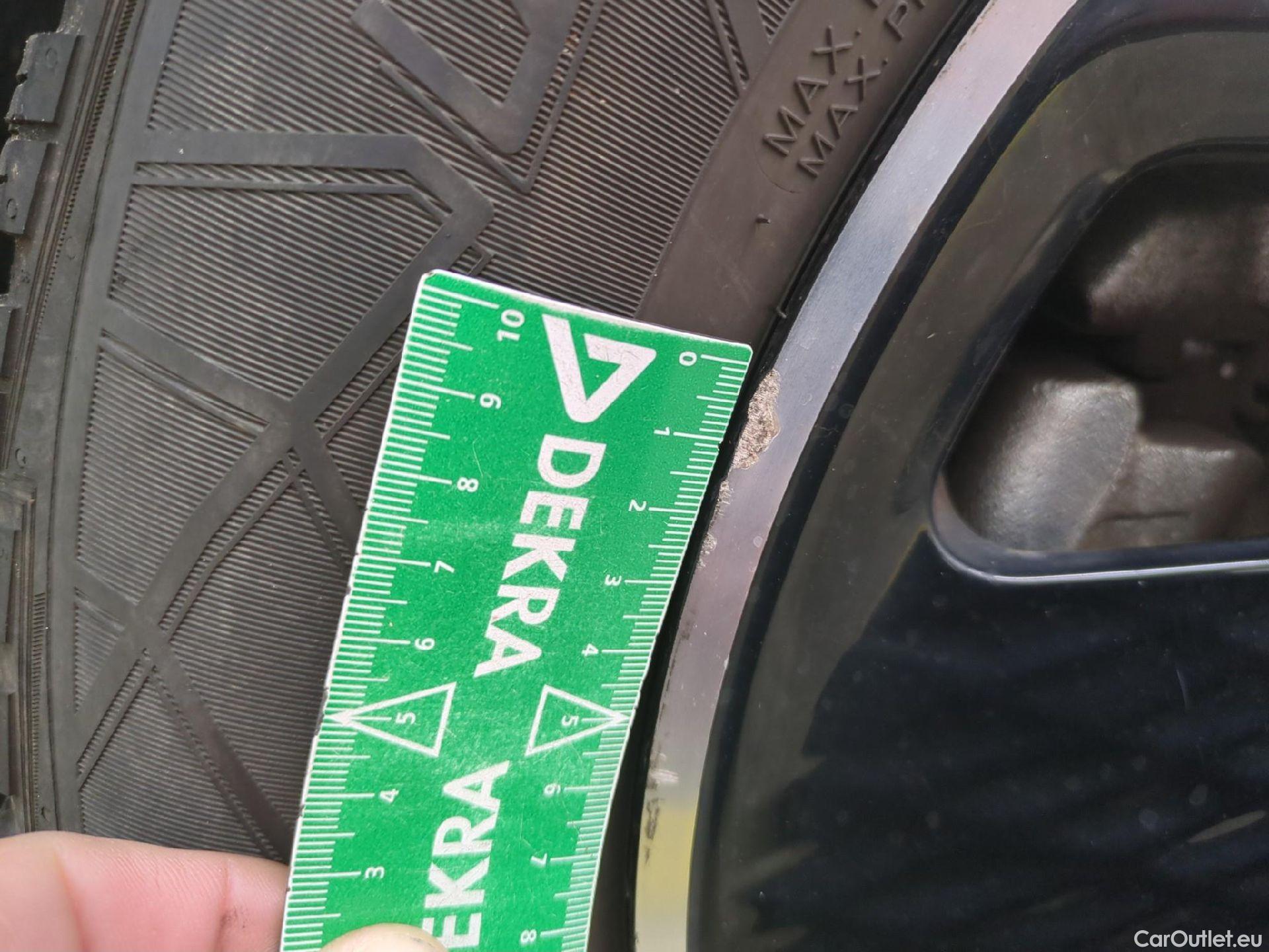  KIA  XCeed KIA  / 2019 / 5P / Crossover 1.6 GDI ISG ISG PHEV ACTIVE BUS DCT6 #2