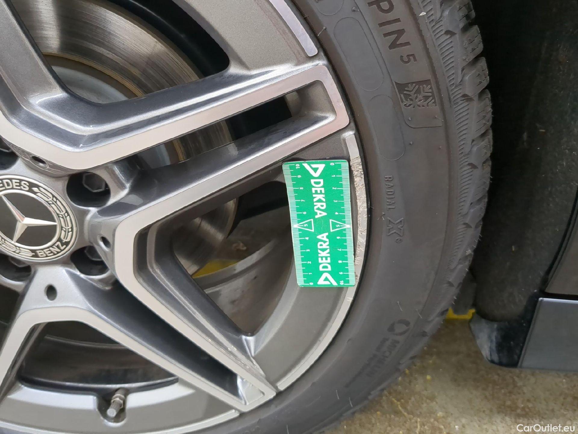  Mercedes  A-Klasse MERCEDES-BENZ Classe A Compact / 2022 / 5P / Berline A 200 AMG Line 7G-DCT #5