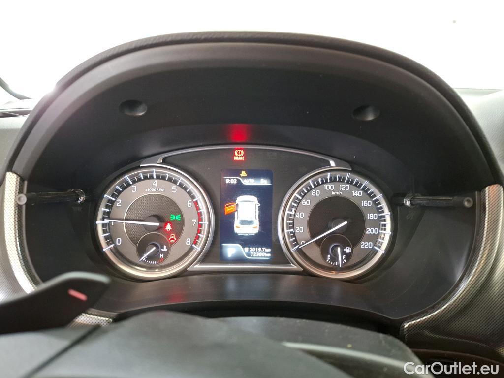  Land Rover  Discovery SUZUKI Vitara / 2015 / 5P / SUV 1.4 BOOSTERJET STYLE ALLGRIP AUTO 4WD #40