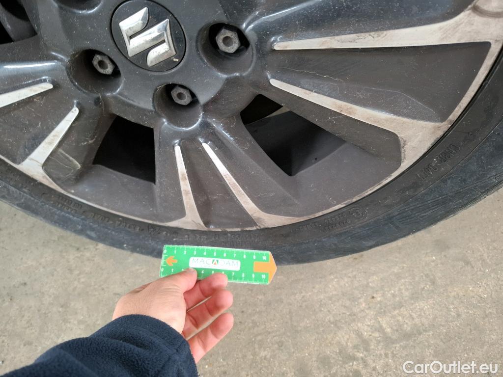  Land Rover  Discovery SUZUKI Vitara / 2015 / 5P / SUV 1.4 BOOSTERJET STYLE ALLGRIP AUTO 4WD #33