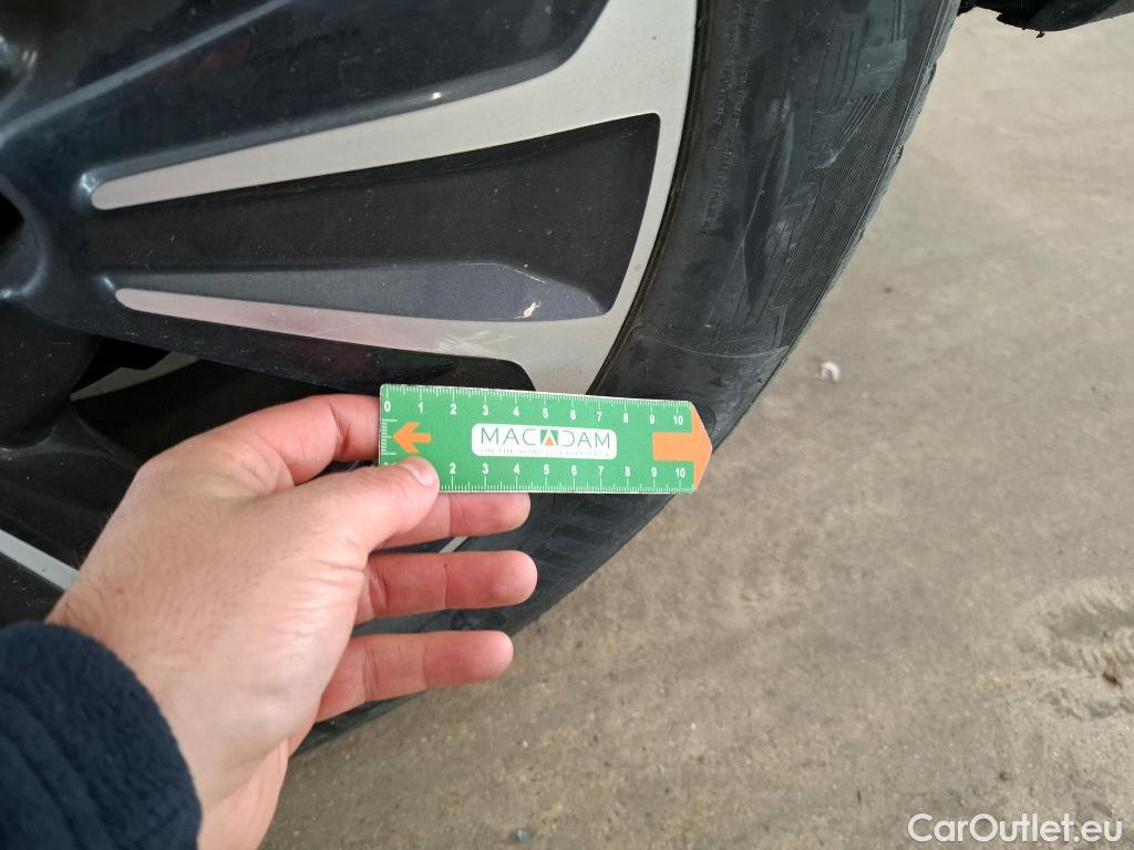  Land Rover  Discovery SUZUKI Vitara / 2015 / 5P / SUV 1.4 BOOSTERJET STYLE ALLGRIP AUTO 4WD #27