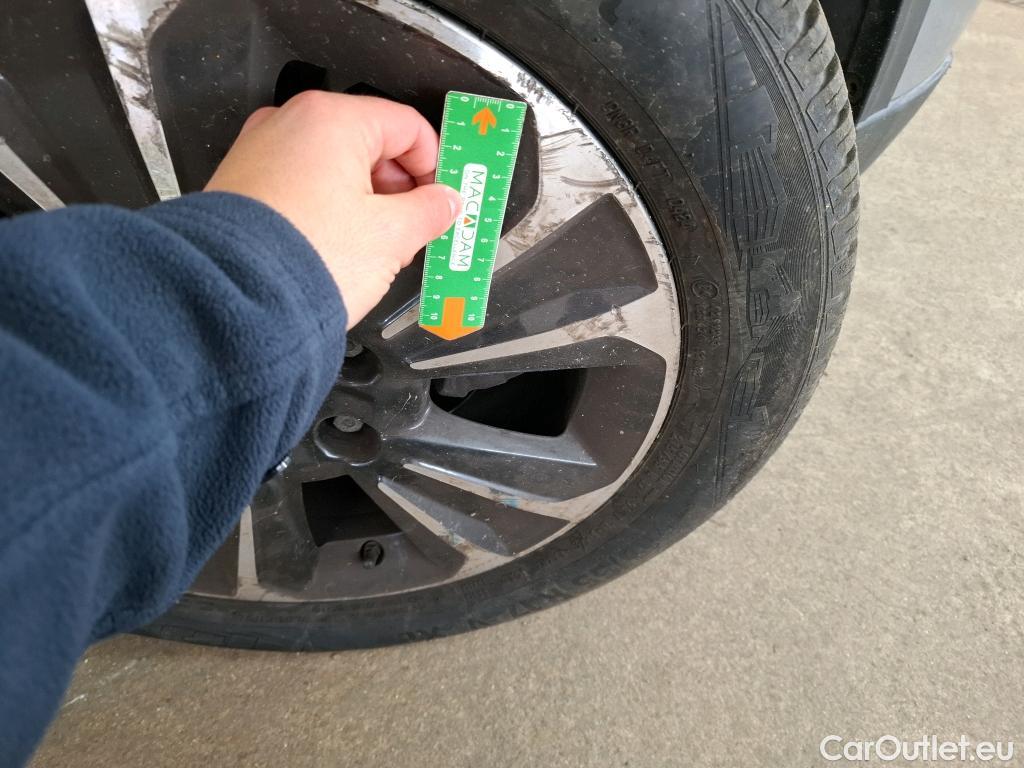  Land Rover  Discovery SUZUKI Vitara / 2015 / 5P / SUV 1.4 BOOSTERJET STYLE ALLGRIP AUTO 4WD #8