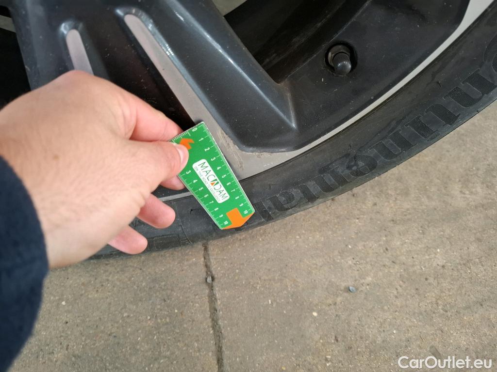  Land Rover  Discovery SUZUKI Vitara / 2015 / 5P / SUV 1.4 BOOSTERJET STYLE ALLGRIP AUTO 4WD #26