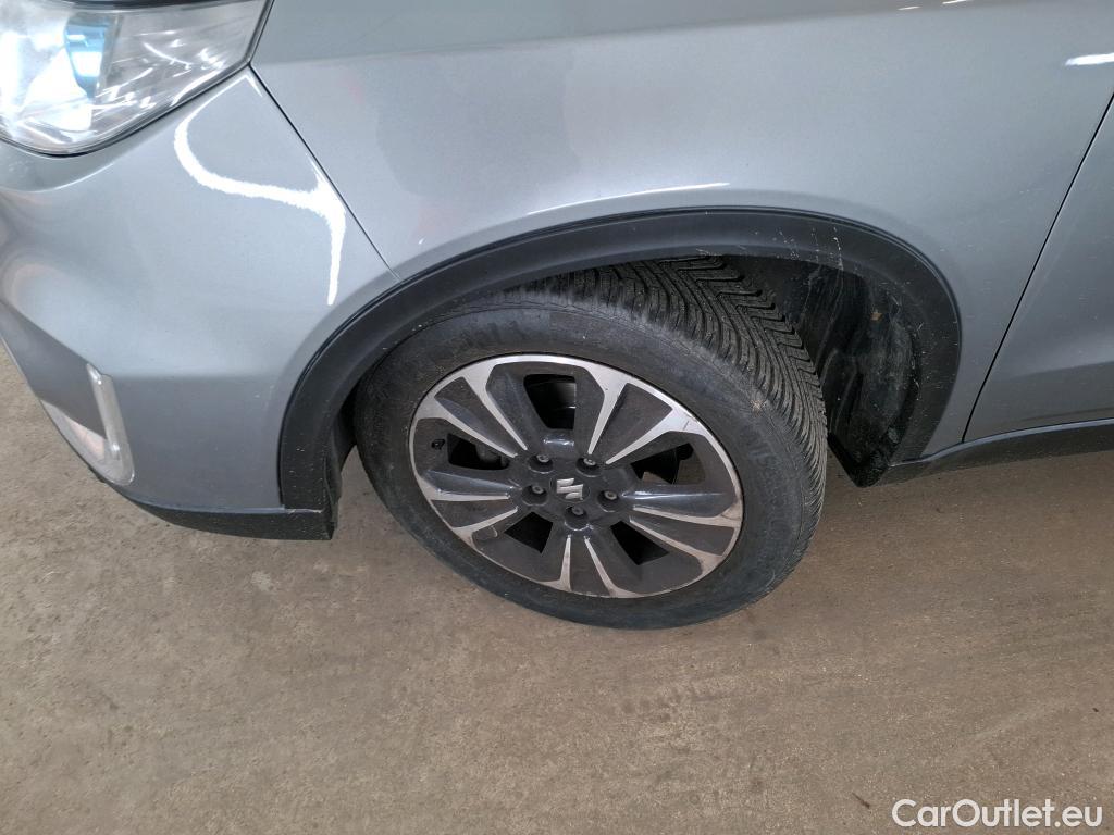  Land Rover  Discovery SUZUKI Vitara / 2015 / 5P / SUV 1.4 BOOSTERJET STYLE ALLGRIP AUTO 4WD #28