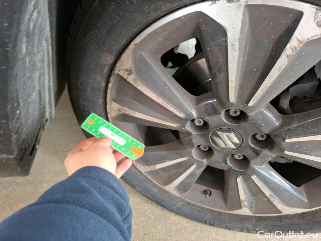  Land Rover  Discovery SUZUKI Vitara / 2015 / 5P / SUV 1.4 BOOSTERJET STYLE ALLGRIP AUTO 4WD #11