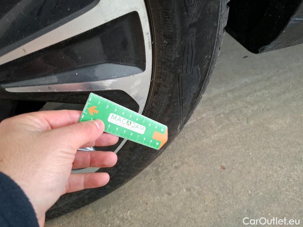  Land Rover  Discovery SUZUKI Vitara / 2015 / 5P / SUV 1.4 BOOSTERJET STYLE ALLGRIP AUTO 4WD #19