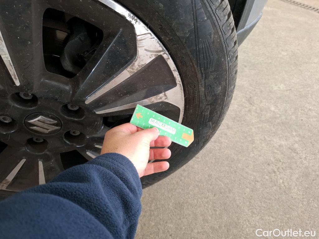  Land Rover  Discovery SUZUKI Vitara / 2015 / 5P / SUV 1.4 BOOSTERJET STYLE ALLGRIP AUTO 4WD #9