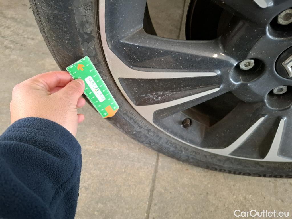  Land Rover  Discovery SUZUKI Vitara / 2015 / 5P / SUV 1.4 BOOSTERJET STYLE ALLGRIP AUTO 4WD #18