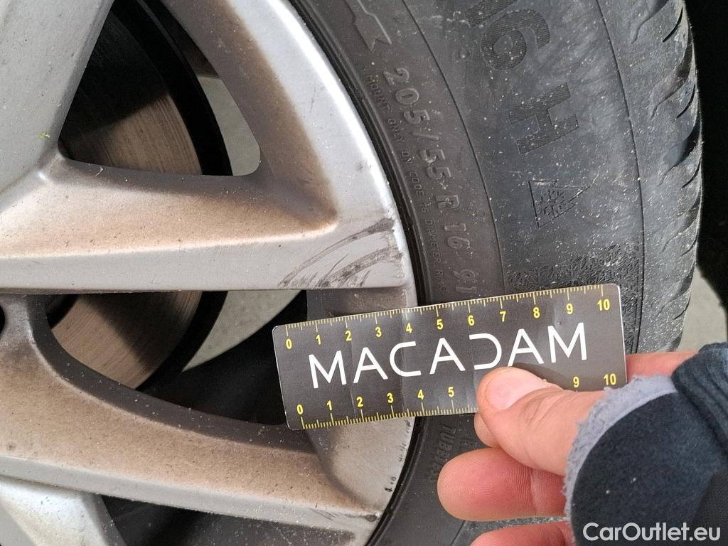  Seat  Leon SEAT  Sportstourer / 2020 / 5P / Break 2.0 TDI 150 DSG S&S Style Business #18