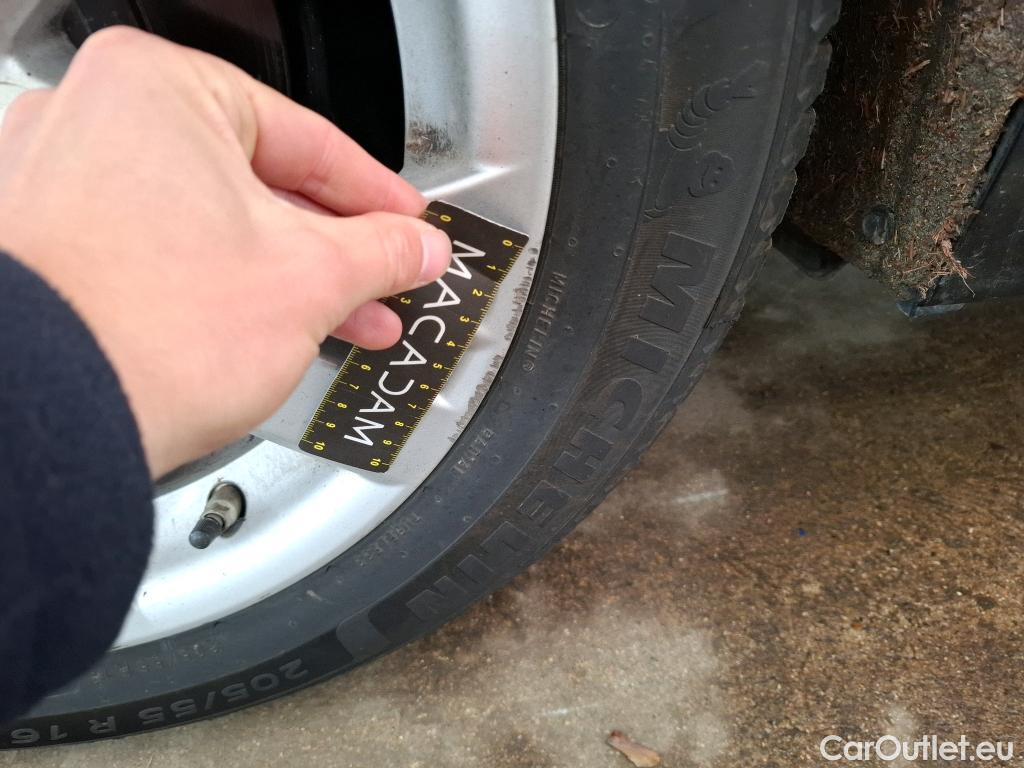  Toyota  Corolla TOYOTA  Touring Sports / 2018 / 5P / Break Hybride 122h Dynamic Business Beyond Zer #62