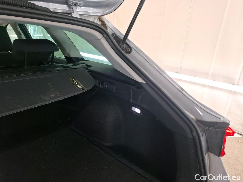  Seat  Leon SEAT  Sportstourer / 2020 / 5P / Break 2.0 TDI 150 DSG S&S Style Business #31