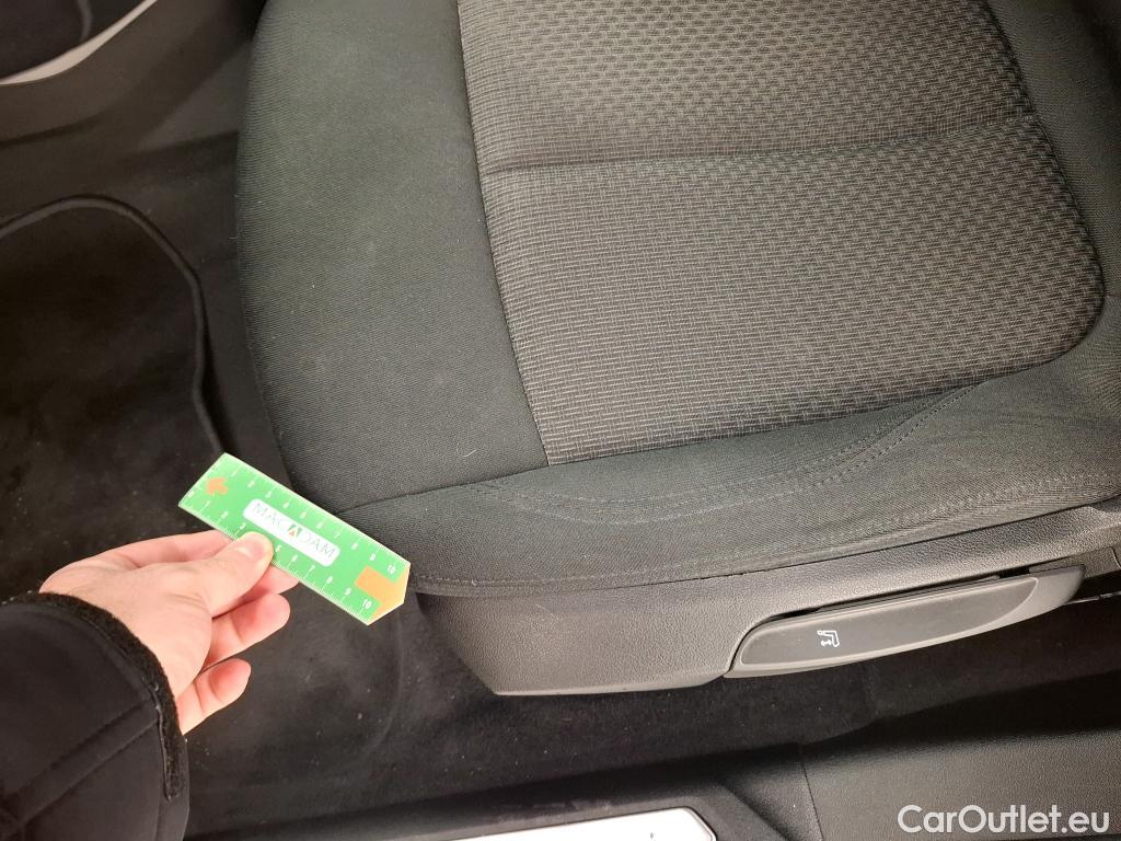  Bmw  Serie 1 BMW Série 1 / 2019 / 5P / Berline 116i DKG7 Business Design #7