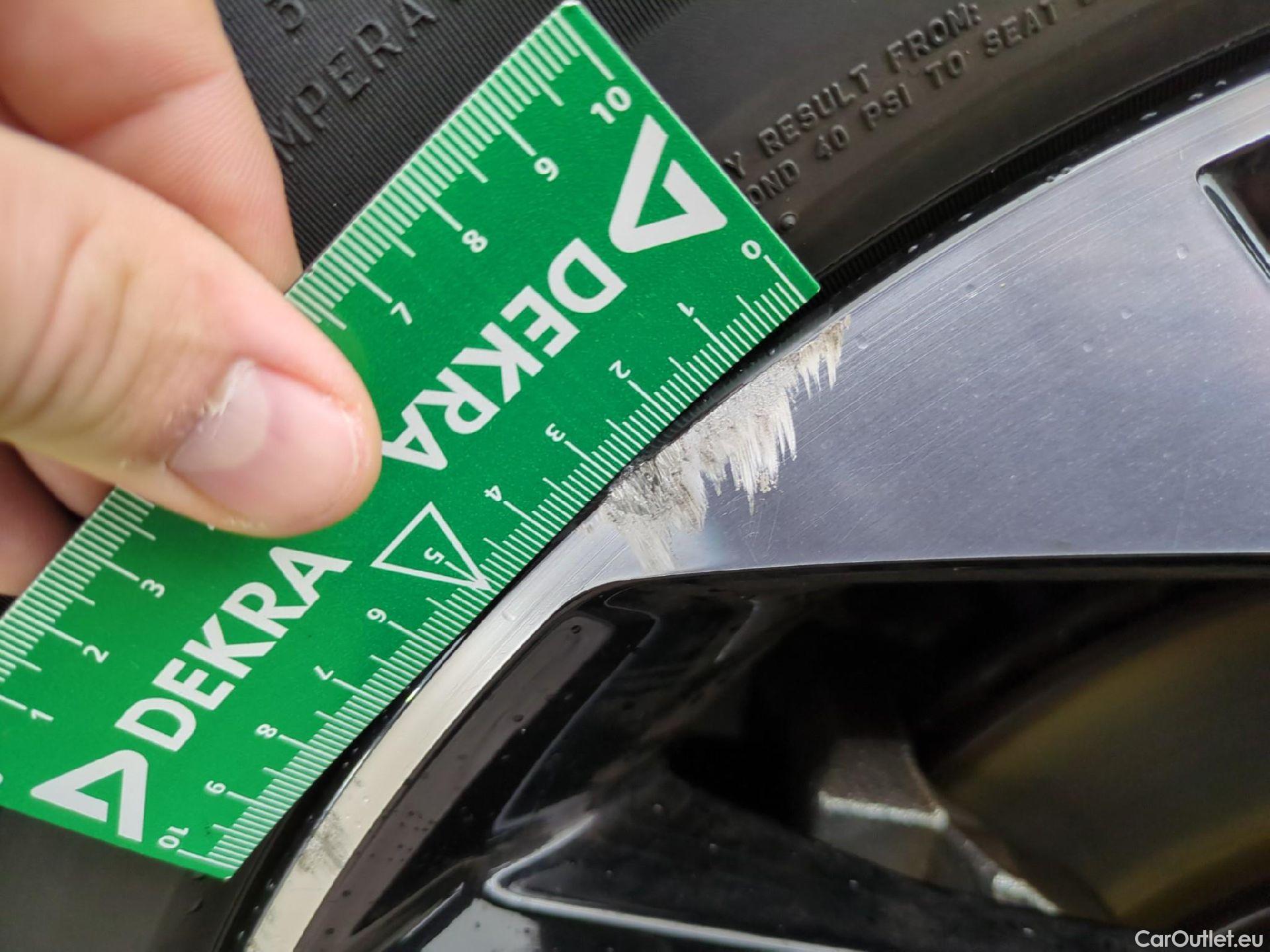  KIA  Sportage KIA  / 2021 / 5P / SUV 1.6 T-GDI 265 PHEV AUTO 4WD GT-L PREM BU #9