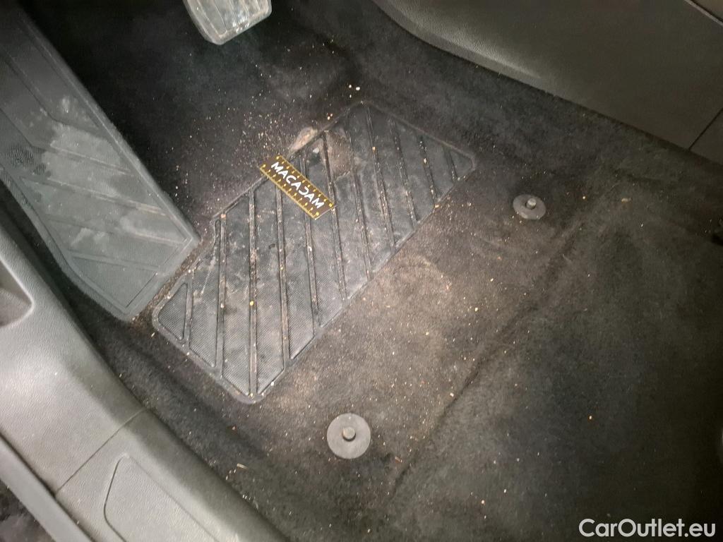  Opel   Grandland X Grandland X Elegance Business 1.5 130CV BVA8 E6d #34