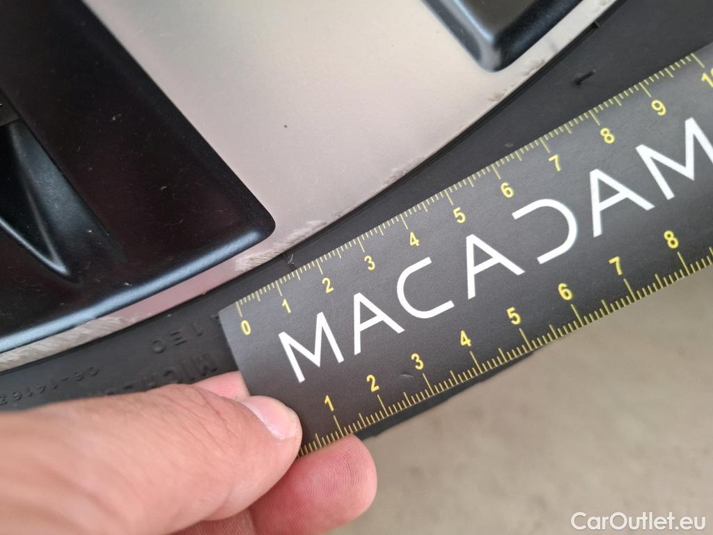  Mercedes  A-Klasse MERCEDES-BENZ Classe A Compact / 2018 / 5P / Berline A 250 e Business Line 8G-DCT #18