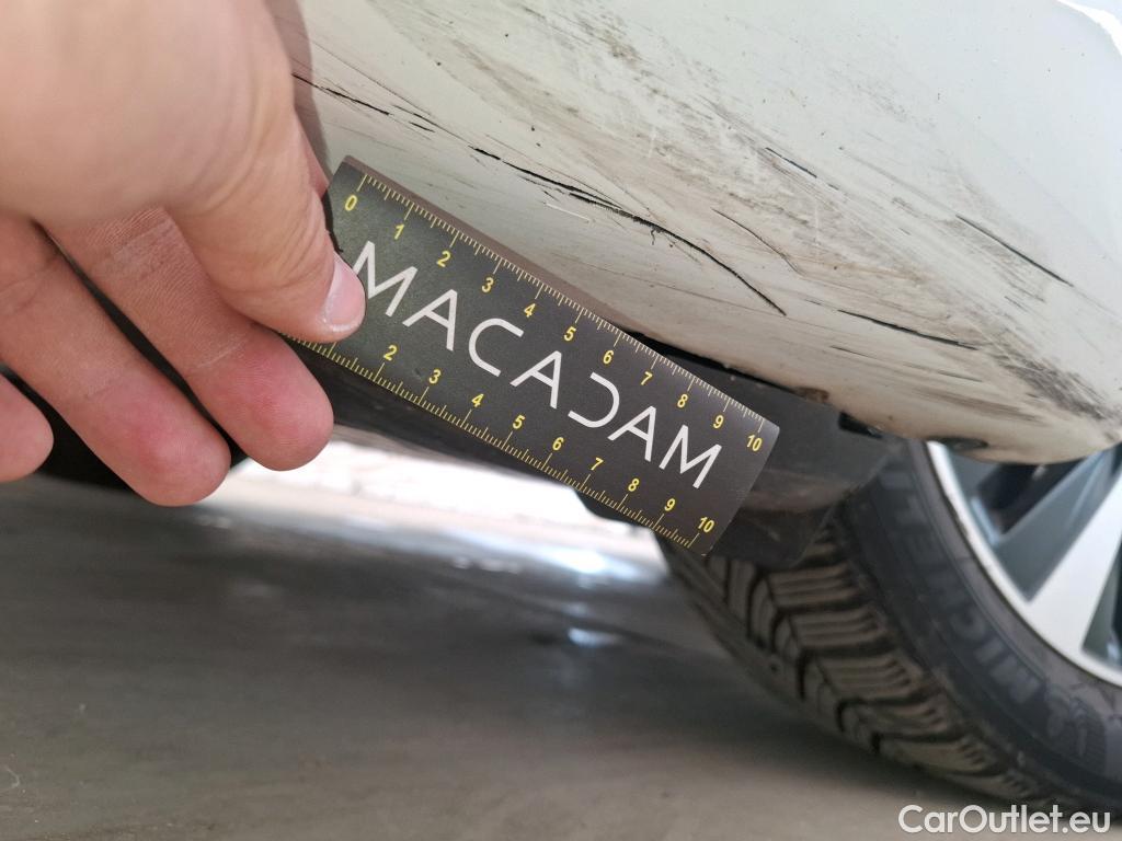  Mercedes  A-Klasse MERCEDES-BENZ Classe A Compact / 2018 / 5P / Berline A 250 e Business Line 8G-DCT #6