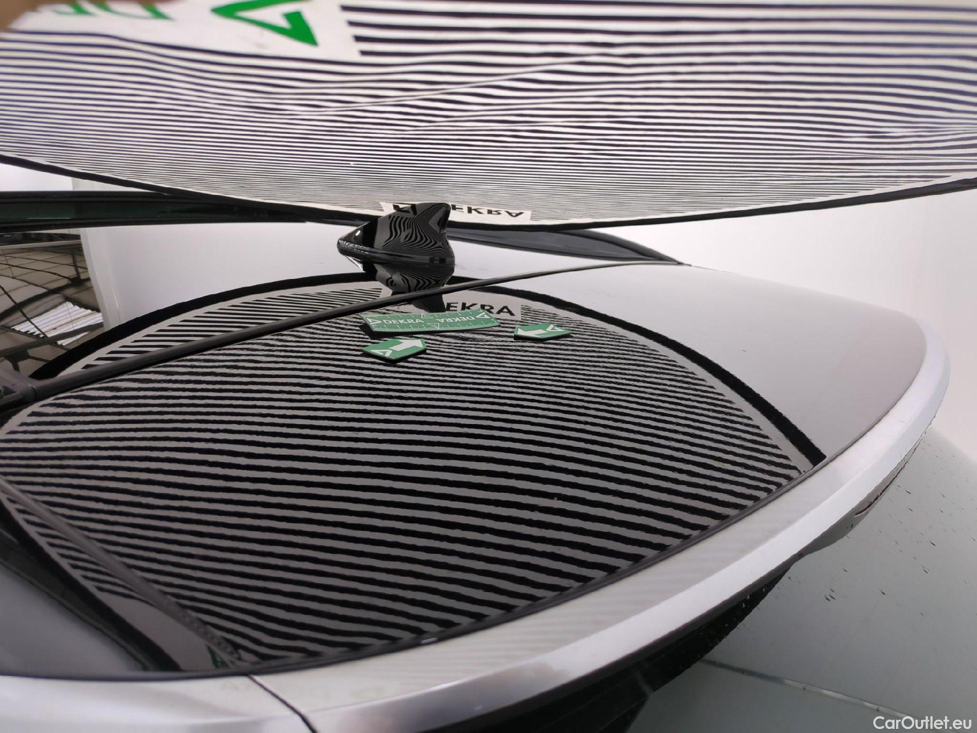  KIA  Sportage KIA  / 2021 / 5P / SUV 1.6 T-GDI 265 PHEV AUTO 4WD GT-L PREM BU #29