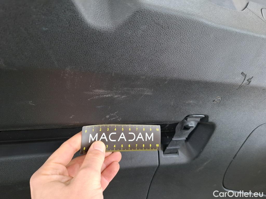  Opel   Grandland X Grandland X Elegance Business 1.5 130CV BVA8 E6d #40