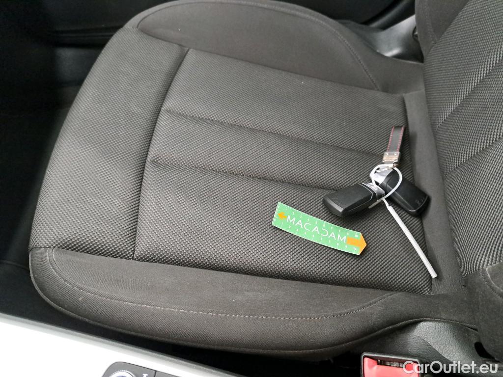  Audi  A4  Berline 35 TDI Business Line 2.0 TDI 150CV BVA7 E6 #9