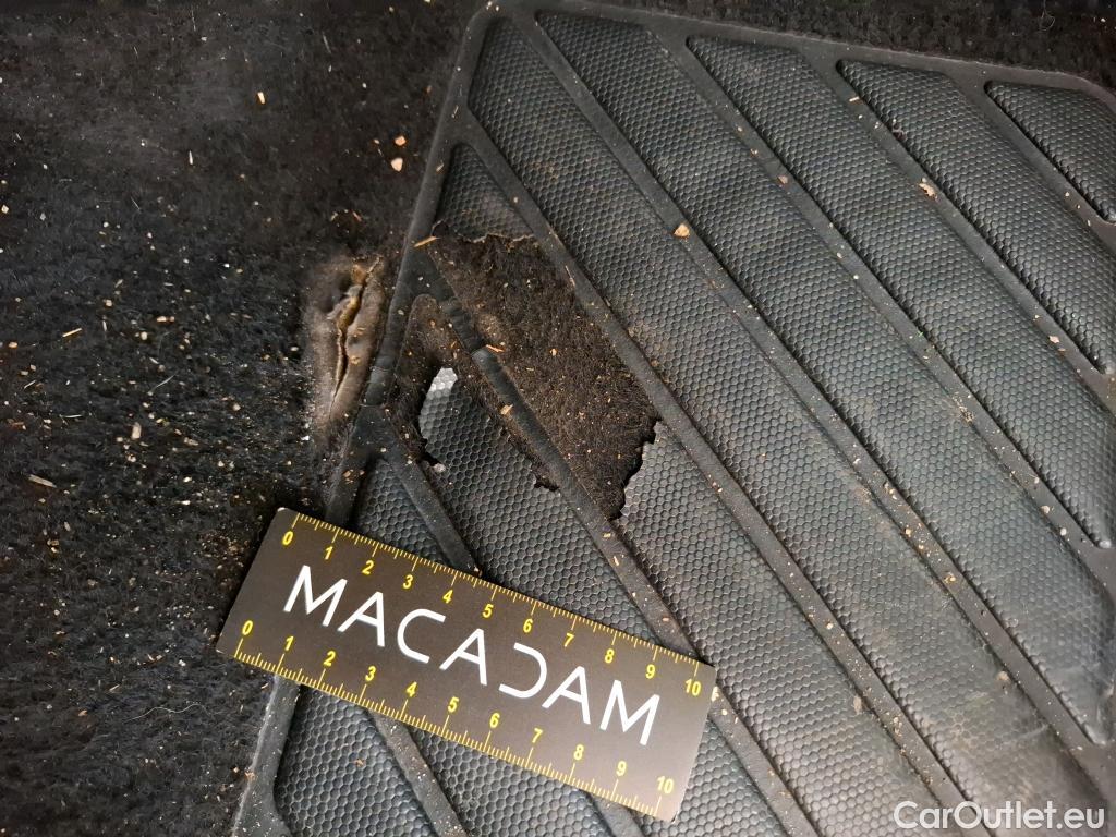  Opel   Grandland X Grandland X Elegance Business 1.5 130CV BVA8 E6d #35