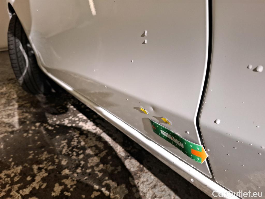  Toyota  Yaris TOYOTA  Hybride 5p Berline 1.5 VVT-I HYBRID France Business #4