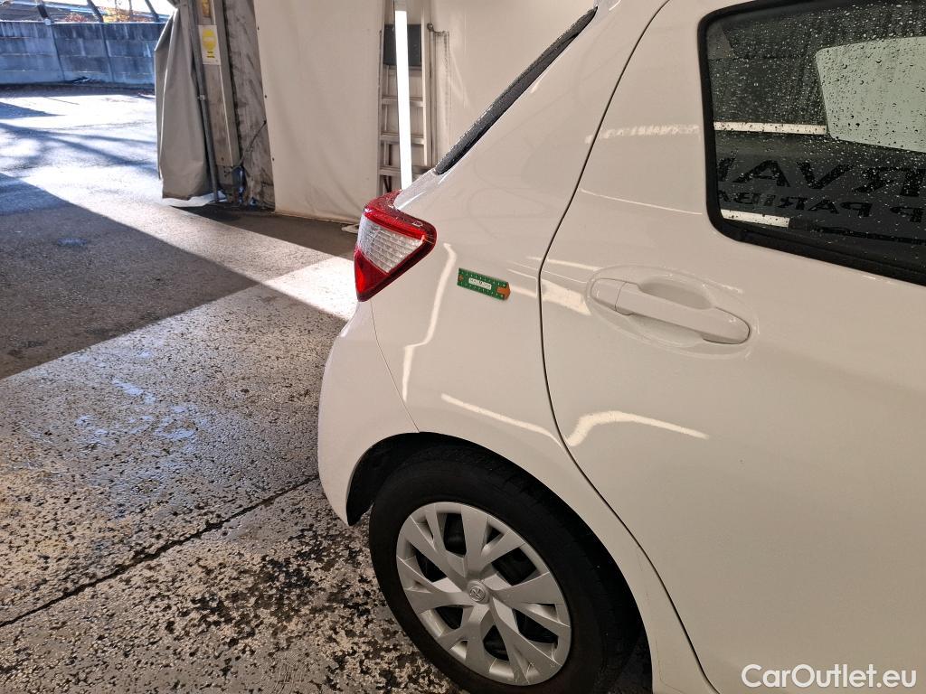  Toyota  Yaris TOYOTA  Hybride 5p Berline 1.5 VVT-I HYBRID France Business #11