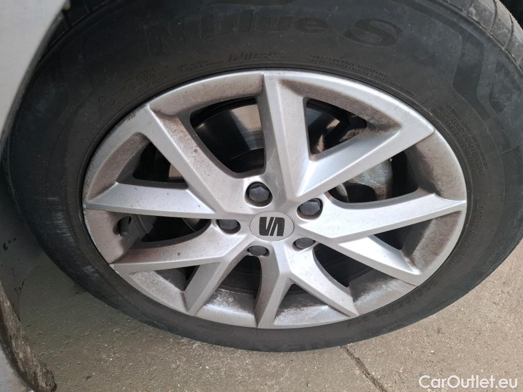  Seat  Leon SEAT  Sportstourer / 2020 / 5P / Break 1.0 eTSI 110 DSG S&S Style Business #18