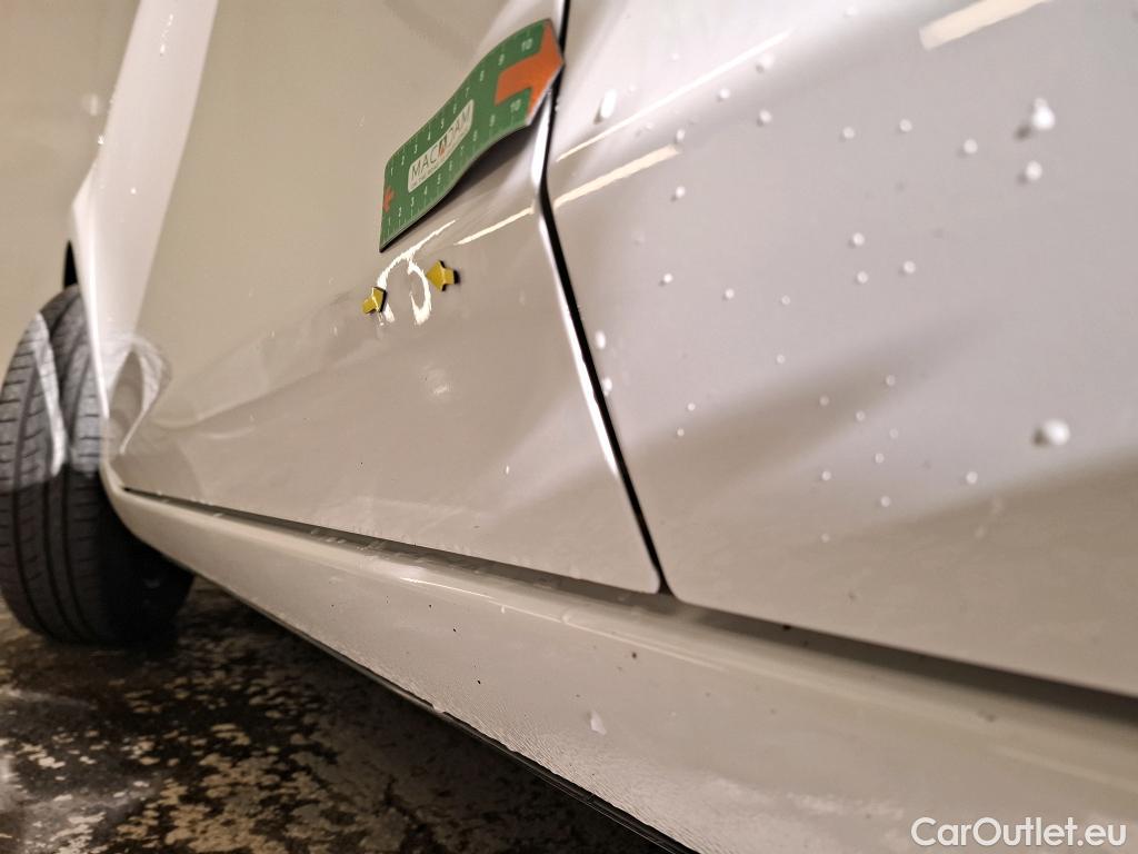  Toyota  Yaris TOYOTA  Hybride 5p Berline 1.5 VVT-I HYBRID France Business #6